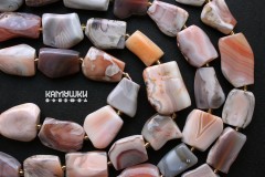 Агат бразильский розовый, кусочки гладкие произвольной формы, набор 4 бусины Агат бразильский розовый, кусочки гладкие произвольной формы, набор 4 бусины