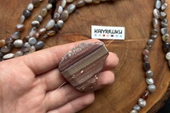 Коллекционный минерал агат, бусина свободной формы, №К0644