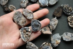 Кружевной агат, жеоды с напылением крупные, 3 бусины Кружевной агат, жеоды с напылением крупные, 3 бусины