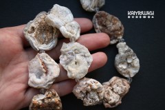 Кружевной агат, жеоды с напылением светлые, 3 бусины