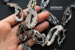 Срез кружевного агата с друзой кварца, крупные, 1 бусина