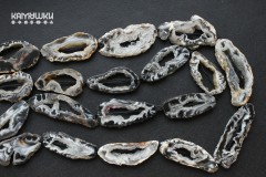 Срез кружевного агата с друзой кварца, крупные, 1 бусина