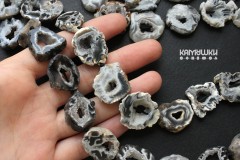 Срез кружевного агата с друзой кварца, маленькие, 1 бусина