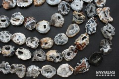 Срез кружевного агата с друзой кварца, средние, 1 бусина