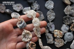 Кружевной агат, жеоды с напылением средние, 4 бусины Кружевной агат, жеоды с напылением средние, 4 бусины