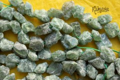 Апатит зеленый, куски необработанные средние, набор 8,5 см