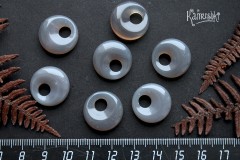 Халцедон серый, бусина "бублик" со смещенным отверстием, 18 мм, 1 шт