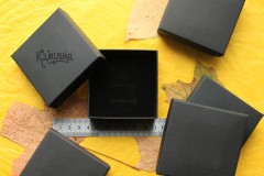 Коробочка подарочная черная квадратная 70х70 мм, 1 шт Коробочка подарочная черная квадратная 70х70 мм, 1 шт
