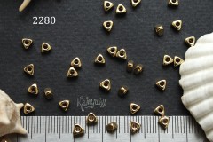 Бусина "треугольник" 4 мм №2280, 1 шт Бусина "треугольник" 4 мм №2280, 1 шт