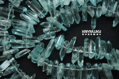 Горный хрусталь, кристаллы тонированные бирюзовые, набор 9 см Горный хрусталь, кристаллы тонированные бирюзовые, набор 9 см