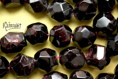 Гранат, крупная граненая галтовка, набор 4 бусины Гранат, крупная граненая галтовка, набор 4 бусины