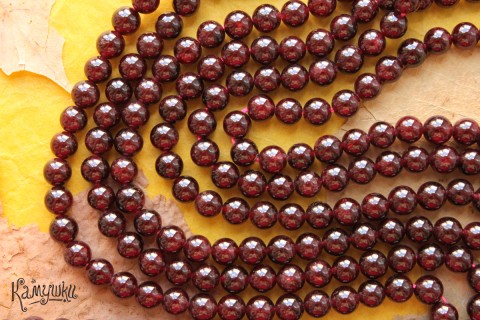 Гранат, шар гладкий 7 мм, яркий, набор 14 бусин