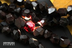 Гранат, кристаллы средние, набор 8,5 см Гранат, кристаллы средние, набор 8,5 см