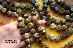 Гранат зеленый, куб граненый 13 мм, набор 6 бусин Гранат зеленый, куб граненый 13 мм, набор 6 бусин