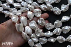 Имитация белого жемчуга, крупные кусочки произвольной формы, набор 4 бусины
