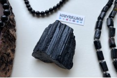 Коллекционный минерал, черный турмалин (шерл), №К0533