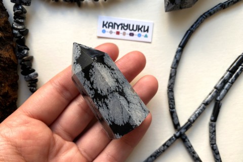 Коллекционный минерал, снежный обсидиан, №К0566