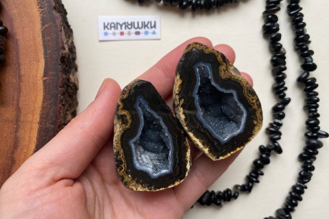 Коллекционный минерал, агат, две половинки, №К0543