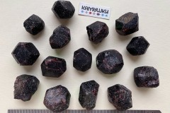 Коллекционный минерал, гранат, №К0819 Коллекционный минерал, гранат, №К0819