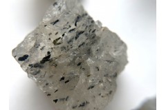 Коллекционный минерал, кварц с включениями, №К0829