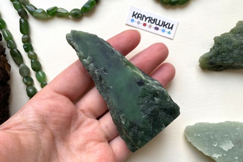 Коллекционный минерал, нефрит, №К0694