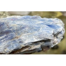 Коллекционный минерал, кианит, №К0038