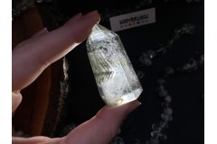 Коллекционный минерал, кварц с включениями хлорита и гематита, №К0496 Коллекционный минерал, кварц с включениями хлорита и гематита, №К0496