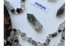 Коллекционный минерал, кварц с включениями хлорита и гематита, №К0499 Коллекционный минерал, кварц с включениями хлорита и гематита, №К0499