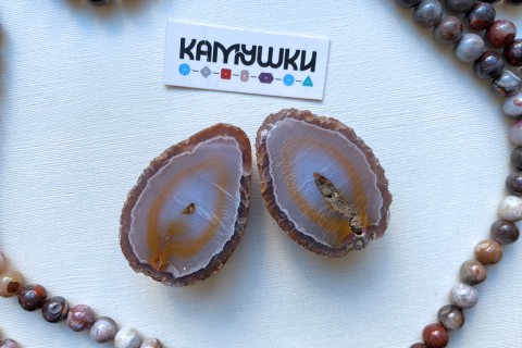 Коллекционный минерал, агат, две половинки, №К0767