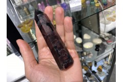 Коллекционный минерал, гранат в жедрите-антофиллите, №К0217