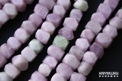 Кунцит и гидденит, граненые кусочки прямоугольные, набор 12 бусин