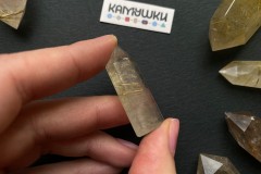 Коллекционный минерал, кварц золотистый с включениями рутила, №К0835