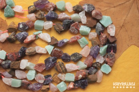 Микс необработанных камней, куски средние, набор 5 бусин