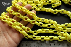 Цепь пластиковая, желтая,  звено 15х11 мм, отрезок 24 см 