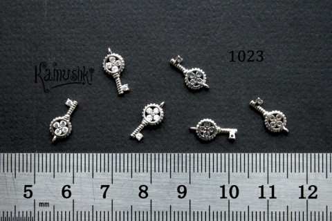 Подвеска "ключик" с фианитами, 6х12 мм, №1023, 1 шт