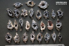 Срез кружевного агата с друзой кварца, "серебро", подвеска-коннектор, 1 шт
