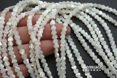 Перламутр белый, "сердечки" (продольные) 4,5х4,5мм, набор 9,5 см Перламутр белый, "сердечки" (продольные) 4,5х4,5мм, набор 9,5 см