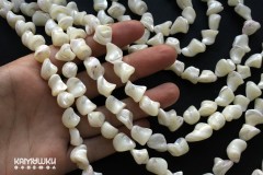 Перламутр фигурный, белый, конусообразный, 11-16 мм, набор 9 см