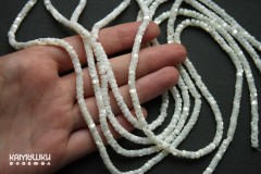 Перламутр белый, рондель скругленный 2х4 мм, набор 9,5 см