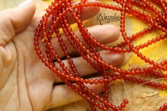 Сердолик однотонный, шар гладкий 4 мм, набор 8,5 см