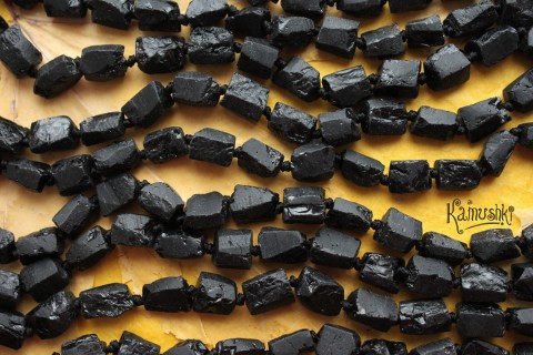 Турмалин черный (шерл), кусочки гладкие, набор 9,5 см Турмалин черный (шерл), кусочки гладкие, набор 9,5 см