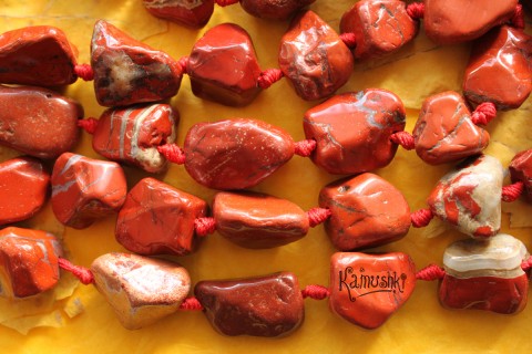 Яшма красная, куски крупные, набор 3 бусины
