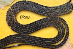 Геметин (имитация гематита) тёмный, кубик 3 мм, набор 9,5 см Геметин (имитация гематита) тёмный, кубик 3 мм, набор 9,5 см
