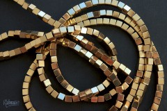 Геметин (имитация гематита) золотистый, кубик 4 мм, набор 9,5 см