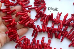Коралл красный, палочки разной формы, набор 9 бусин Коралл красный, палочки разной формы, набор 9 бусин