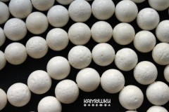 Коралл белый губчатый, шар 11-12 мм, набор 8 бусин