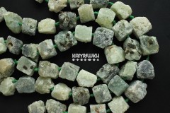 Пренит, куски необработанные,  крупные, набор 5 бусин