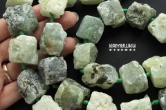 Пренит, куски необработанные,  крупные, набор 5 бусин