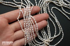Жемчуг белый, рис, бисер 2х4 мм, набор 8,5 см Жемчуг белый, рис, бисер 2х4 мм, набор 8,5 см