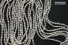 Жемчуг белый, рис, бисер 2х4 мм, набор 8,5 см Жемчуг белый, рис, бисер 2х4 мм, набор 8,5 см